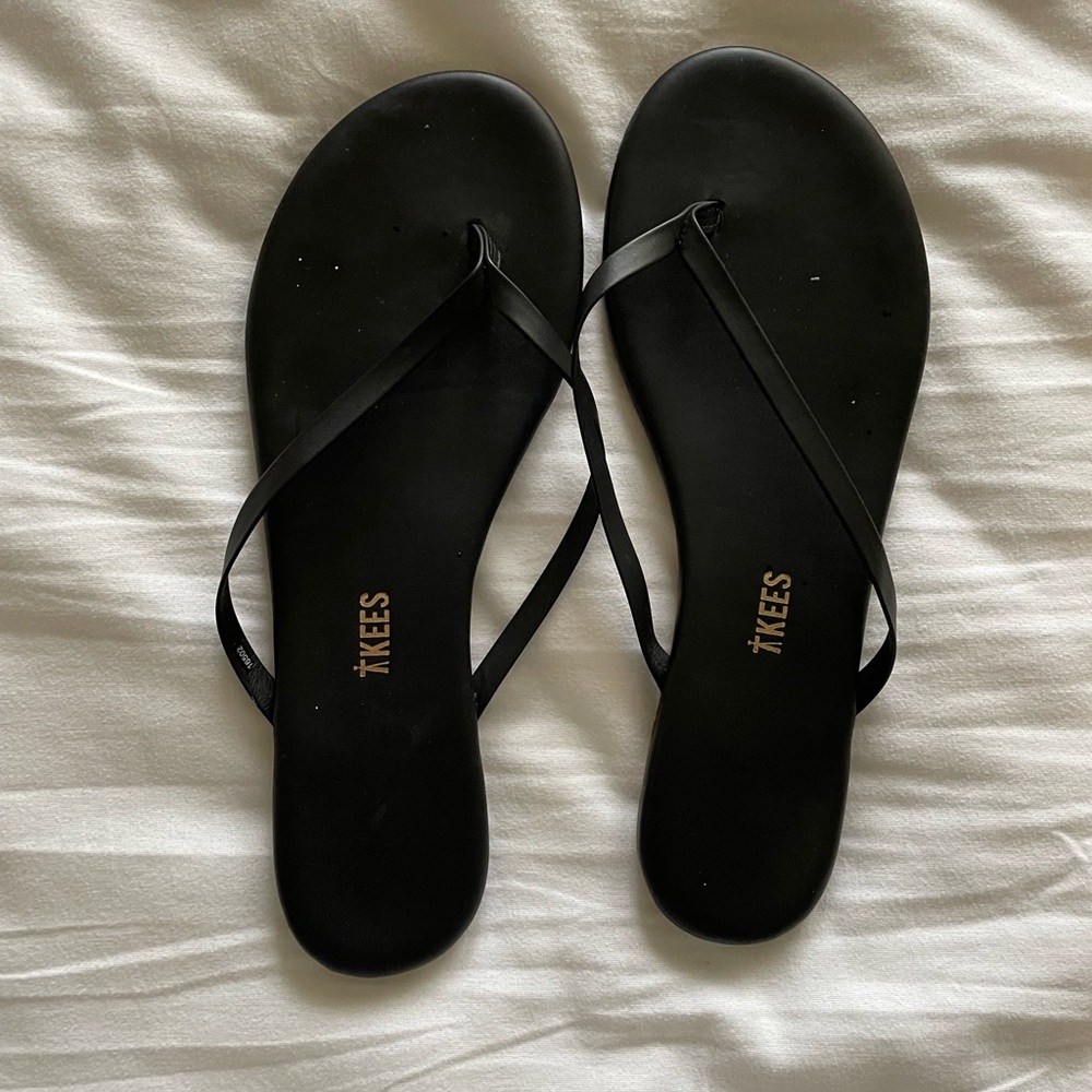 Tkees flip flops